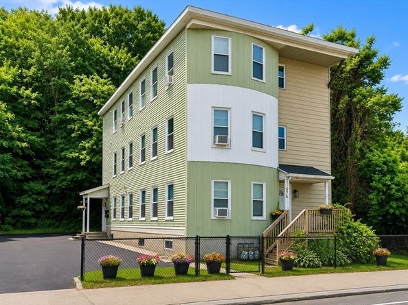 576 Franklin St, Worcester MA 01608