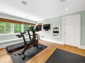10 Chandler Circle, Weston MA 02493
