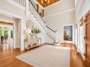 10 Chandler Circle, Weston MA 02493