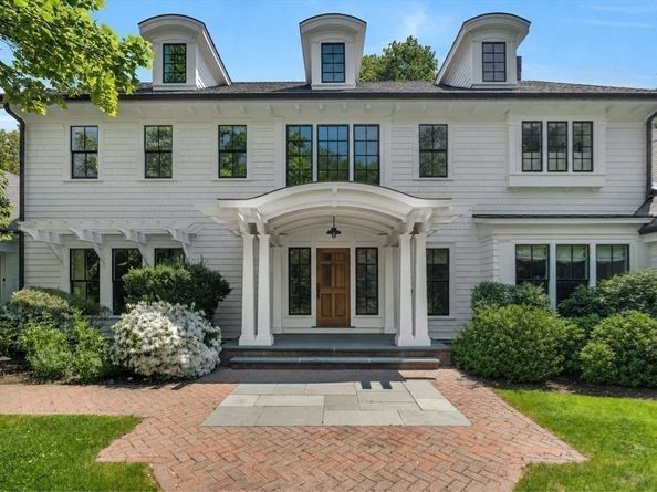 10 Chandler Circle, Weston MA 02493