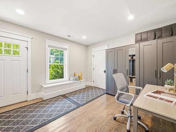 4 Boynton St 1, Waltham MA 02453