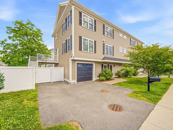 4 Boynton St 1, Waltham MA 02453
