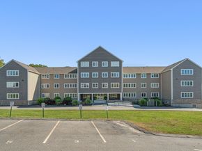 38 Dunham Rd 204, Beverly MA 01915