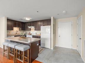 38 Dunham Rd 204, Beverly MA 01915