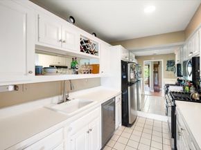 227 Summit Ave E304, Brookline MA 02446