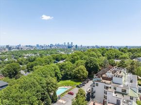 227 Summit Ave E304, Brookline MA 02446