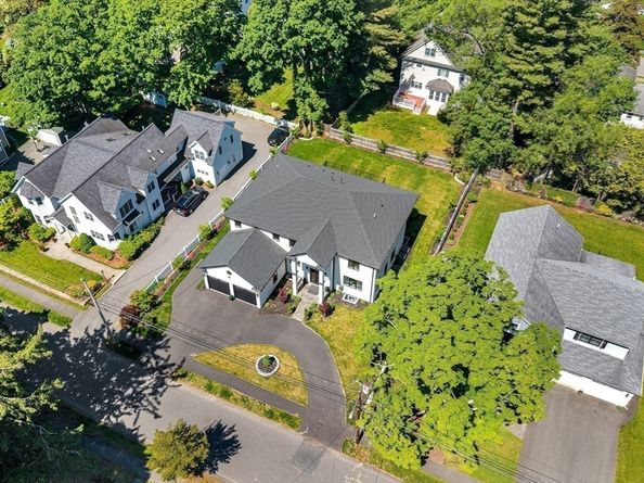 57 Mayflower Rd, Needham MA 02492