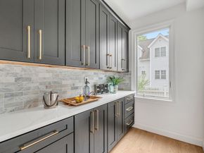57 Mayflower Rd, Needham MA 02492