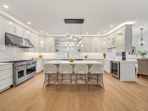 57 Mayflower Rd, Needham MA 02492