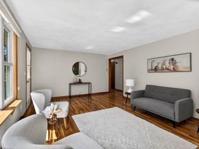 60 Pinedale St, Southbridge MA 01550