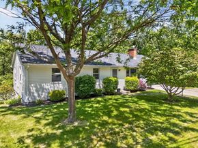 60 Pinedale St, Southbridge MA 01550