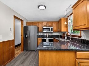 60 Pinedale St, Southbridge MA 01550