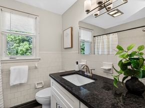60 Pinedale St, Southbridge MA 01550