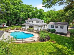 15 Jefferson Rd, Westford MA 01886