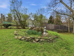 8 Stones Corner Road, Berlin MA 01503