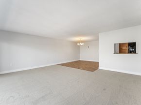 1 Summit Dr 58, Reading MA 01867