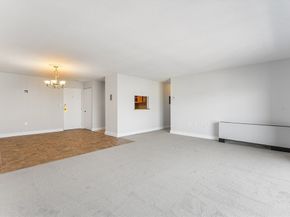 1 Summit Dr 58, Reading MA 01867