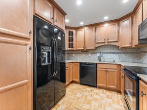 1 Summit Dr 58, Reading MA 01867