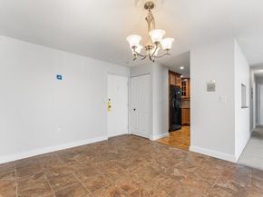 1 Summit Dr 58, Reading MA 01867