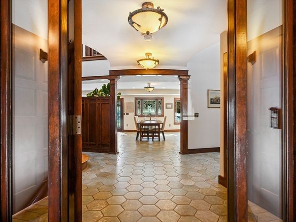 72 Meriam St, Lexington MA 02420