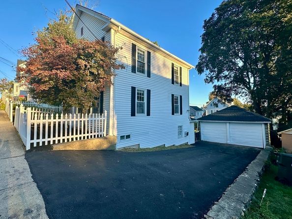 86 Rice St, Marlborough MA 01752