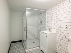 16 Central Ct, Leominster MA 01453