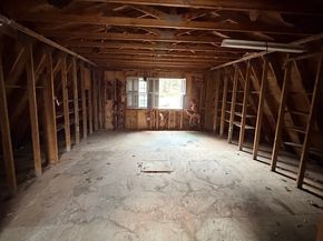 35 Lindbergh St, Clinton MA 01510
