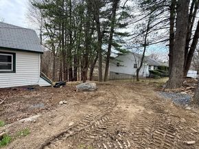 35 Lindbergh St, Clinton MA 01510