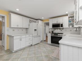 14 Fox Hill Rd, Framingham MA 01701