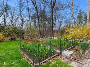 26 Canterbury Hill Rd, Topsfield MA 01983