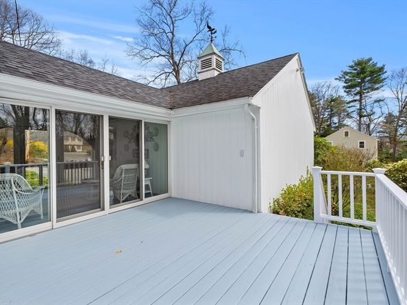 26 Canterbury Hill Rd, Topsfield MA 01983