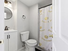 81 Ward St, Worcester MA 01610