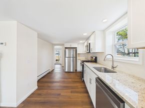 5 Pilgrim Ave, Wareham MA 02571