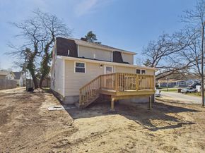 5 Pilgrim Ave, Wareham MA 02571