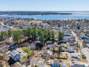 5 Pilgrim Ave, Wareham MA 02571
