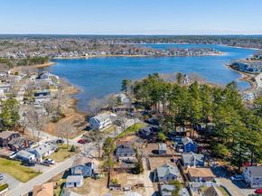 5 Pilgrim Ave, Wareham MA 02571