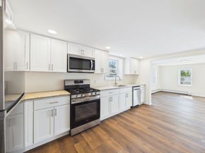 5 Pilgrim Ave, Wareham MA 02571