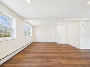 5 Pilgrim Ave, Wareham MA 02571