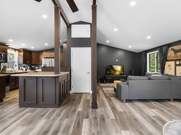 503 Hilltop Rd, Lancaster MA 01523