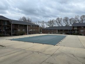 271 Boston Post Rd 7, Marlborough MA 01752