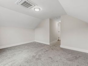 8 Hammatt St 1, Ipswich MA 01938