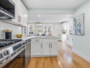 8 Hammatt St 1, Ipswich MA 01938