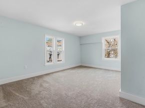 8 Hammatt St 1, Ipswich MA 01938