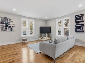8 Hammatt St 1, Ipswich MA 01938