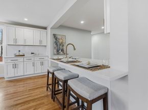 8 Hammatt St 1, Ipswich MA 01938