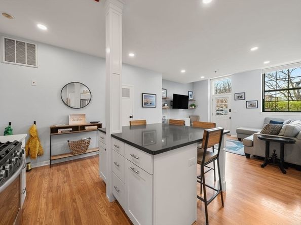 486 E 3rd St. 11, Boston MA 02127