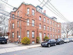86 Walnut St 3, Boston MA 02122