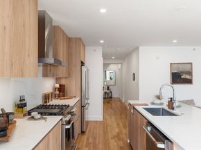 6 Gen Devine Wy 1, Boston MA 02127