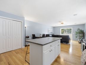 114 Richard Rd 8, Leominster MA 01453