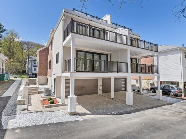 442 Lowell Ave 442, Newton MA 02460